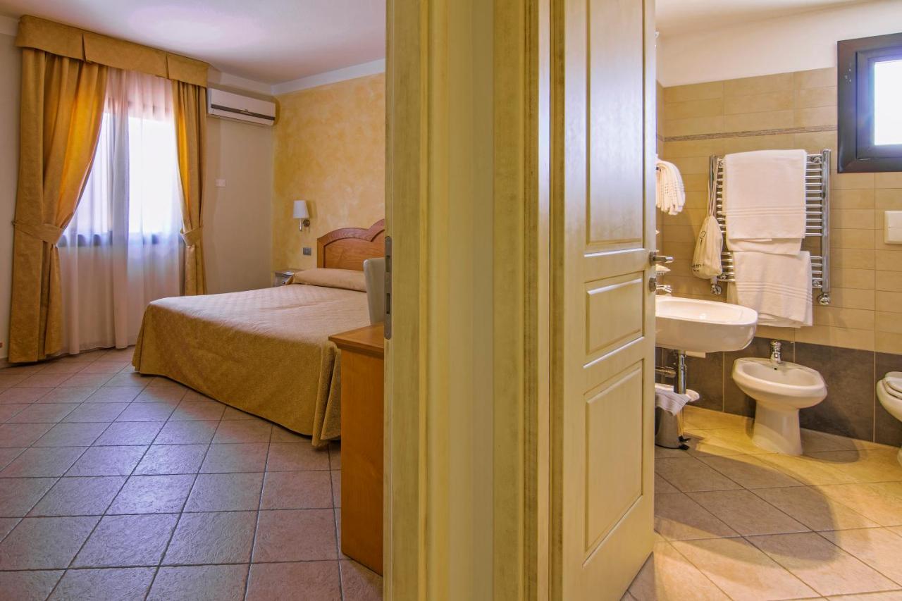 Hotel La Perla photo 2