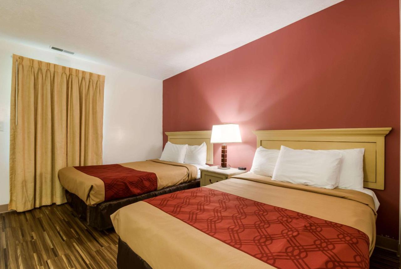 Econo Lodge Inn & Suites Lake Harmony - Pocono Mountains Area photo 2