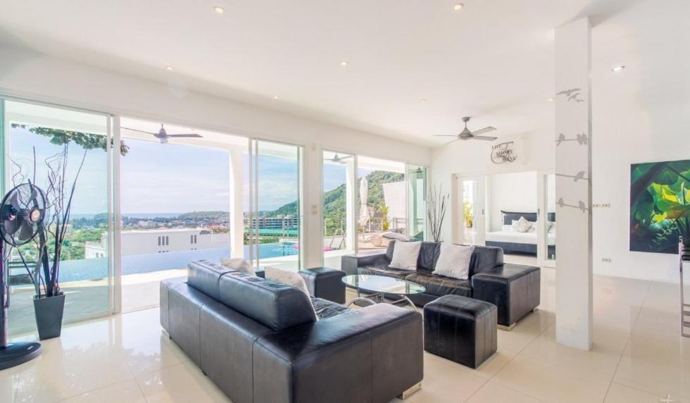 Foto - Villa Ginborn 5 bedroom Pool Villa with Sea View in Kata Beach