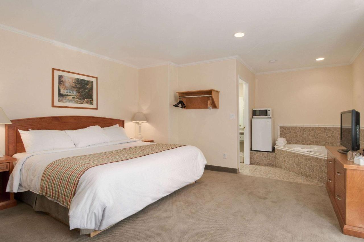 Photo - Travelodge by Wyndham Kamloops
