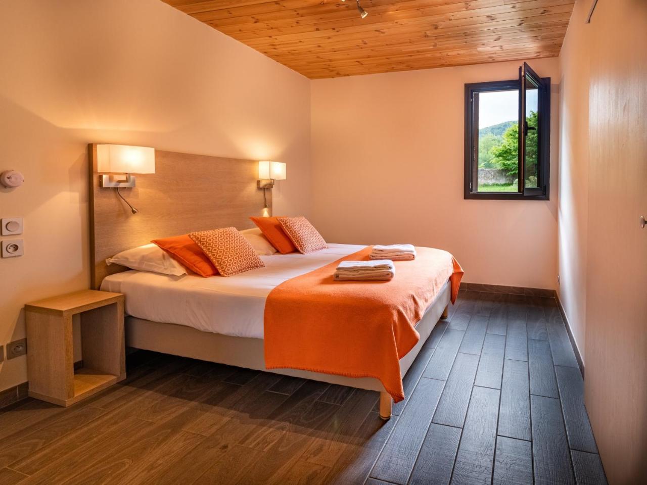 Hôtel & SPA Ventoux Provence "Domaine des Tilleuls" photo 2