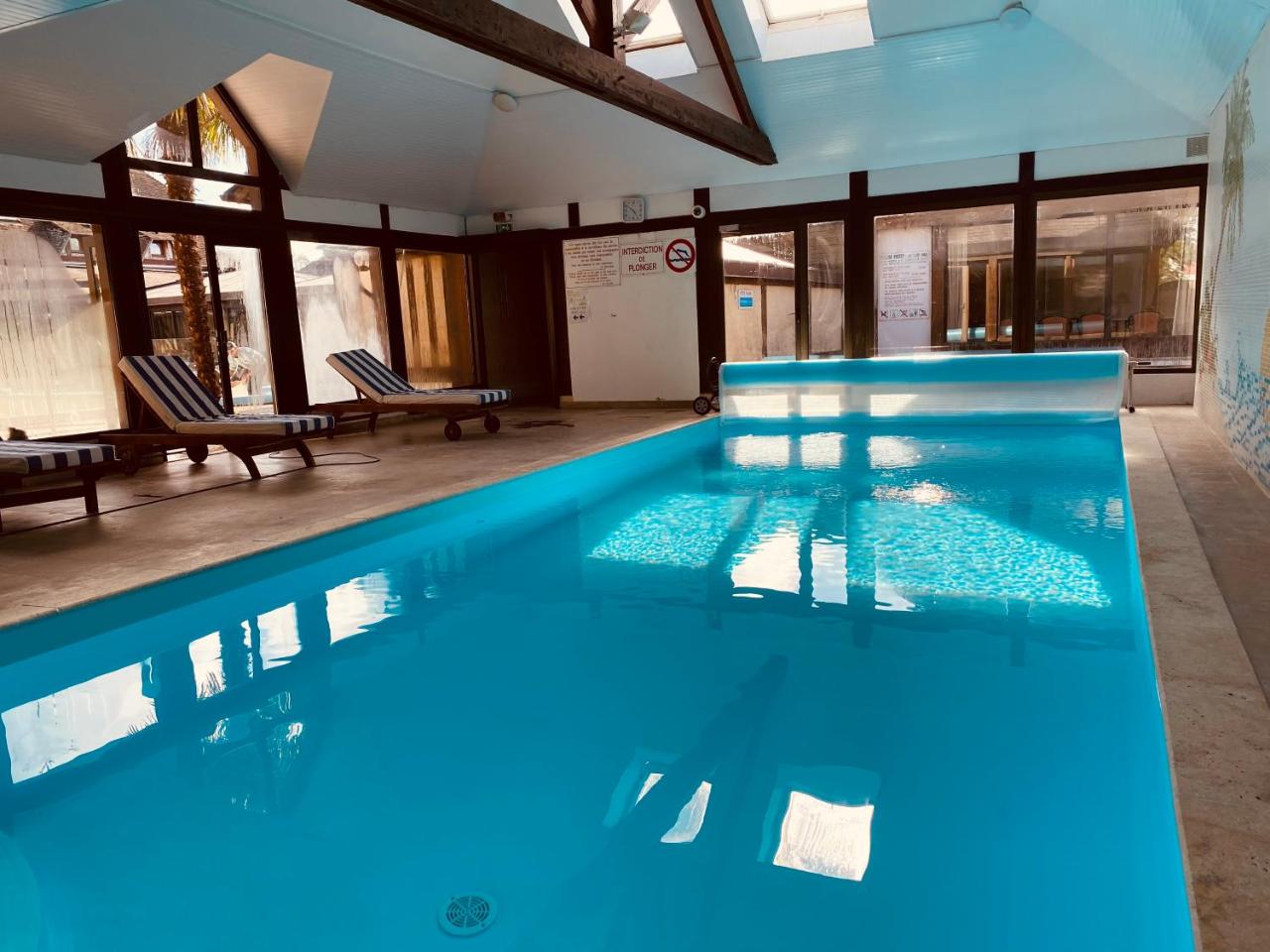 Logis Hôtel Restaurant - Le Clos Deauville Saint Gatien photo 2