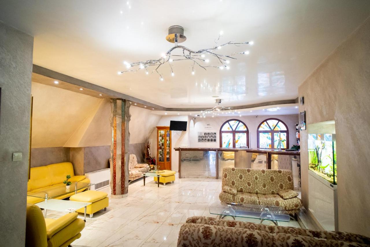 Globus Hotel photo 2