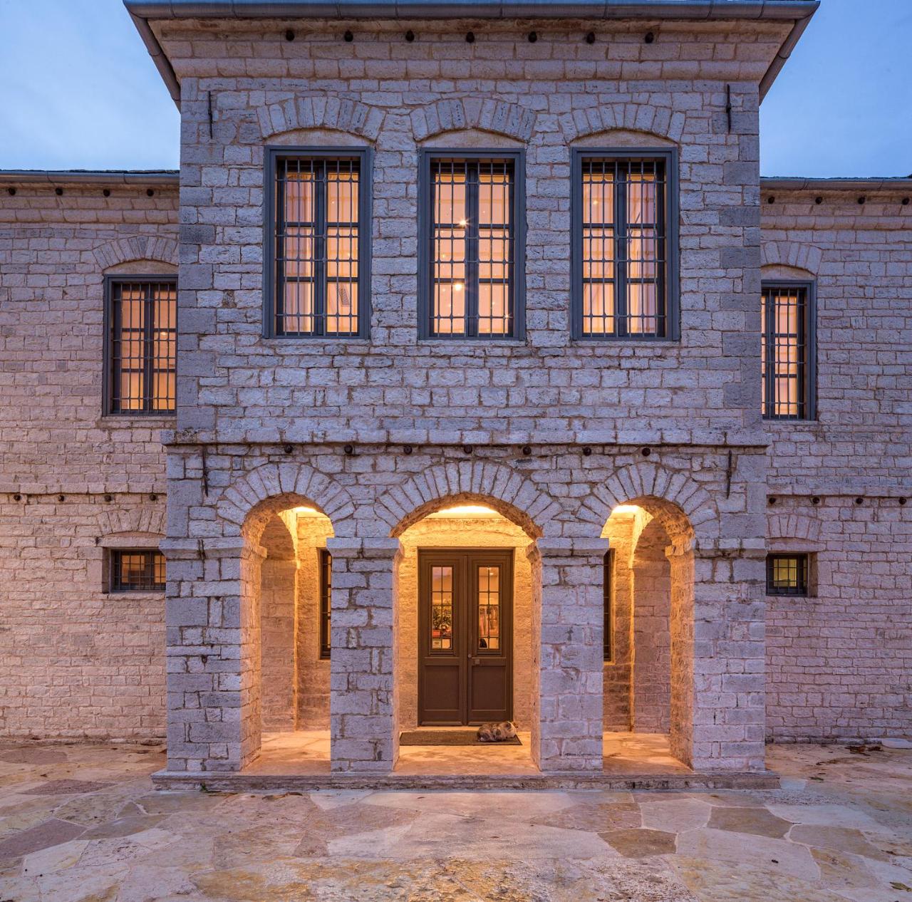 Monopatia Resort - 2