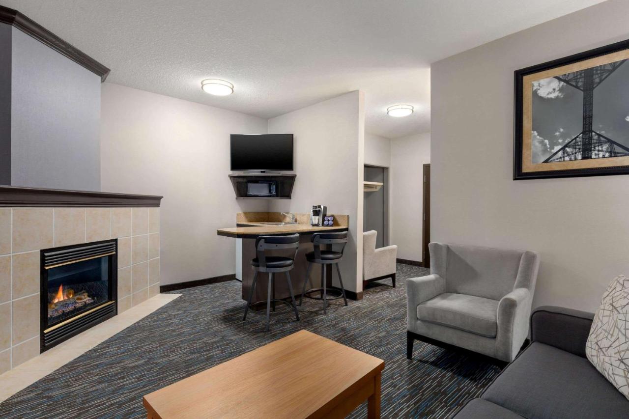 Wingate by Wyndham Lethbridge photo 3