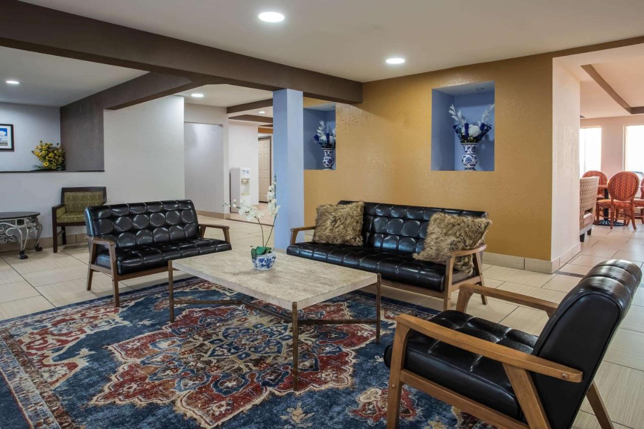 Photo - Travelodge by Wyndham Fort Wayne North