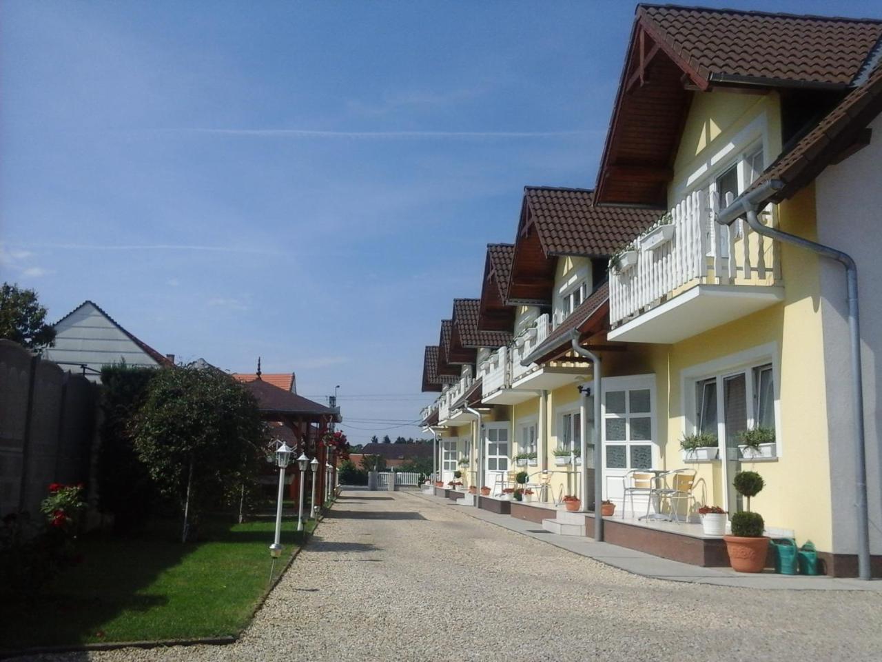 Petrovics Apartmanház 1 - 6
