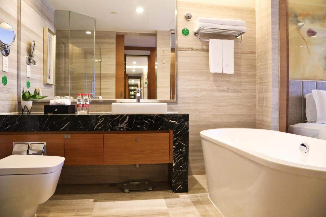 Grand Skylight International Hotel Shenzhen Guanlan, Near Metro Station, Huawei, Foxcnn, Shenzhen North Railway