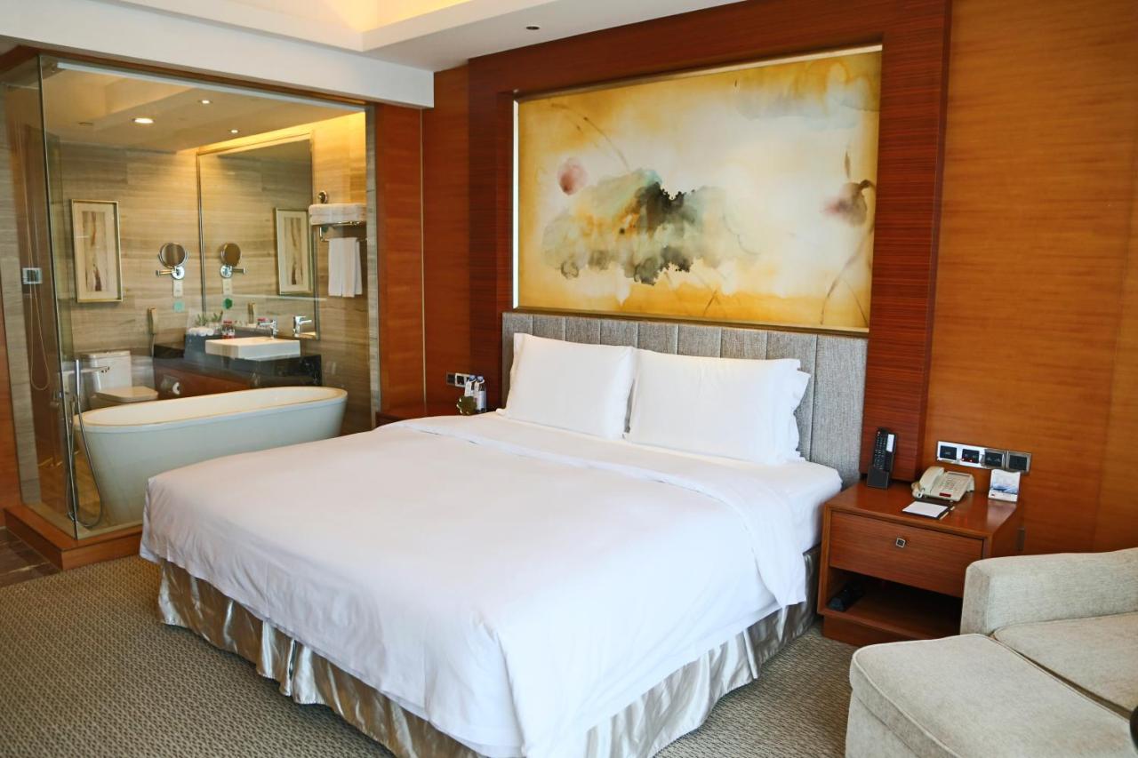 Grand Skylight International Hotel Shenzhen Guanlan, Near Metro Station, Huawei, Foxcnn, Shenzhen North Railway