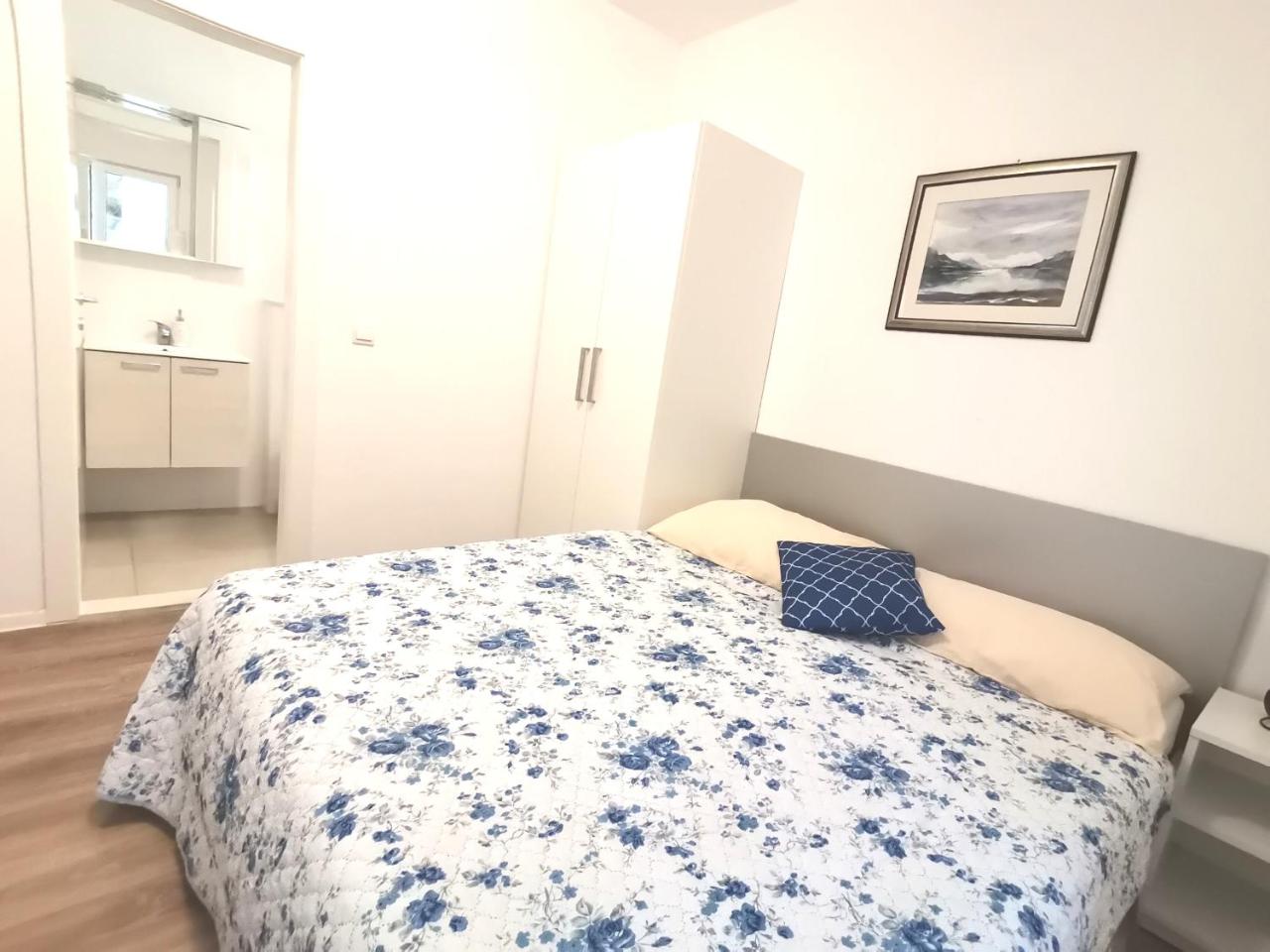Top 10-1 bedroom apt/terrace - 6