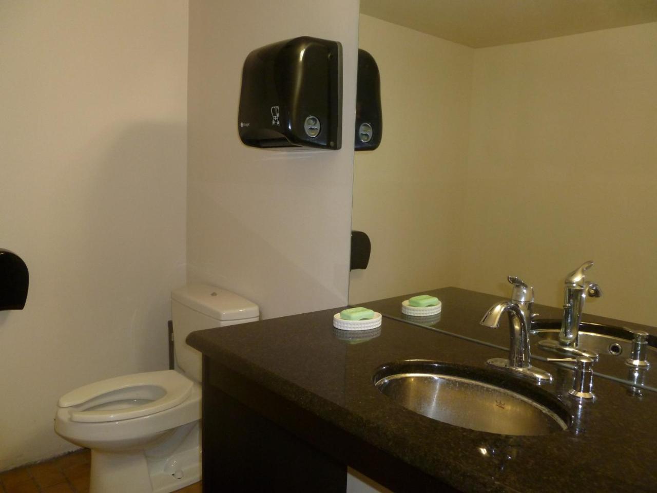 Vernon Hostel photo 4
