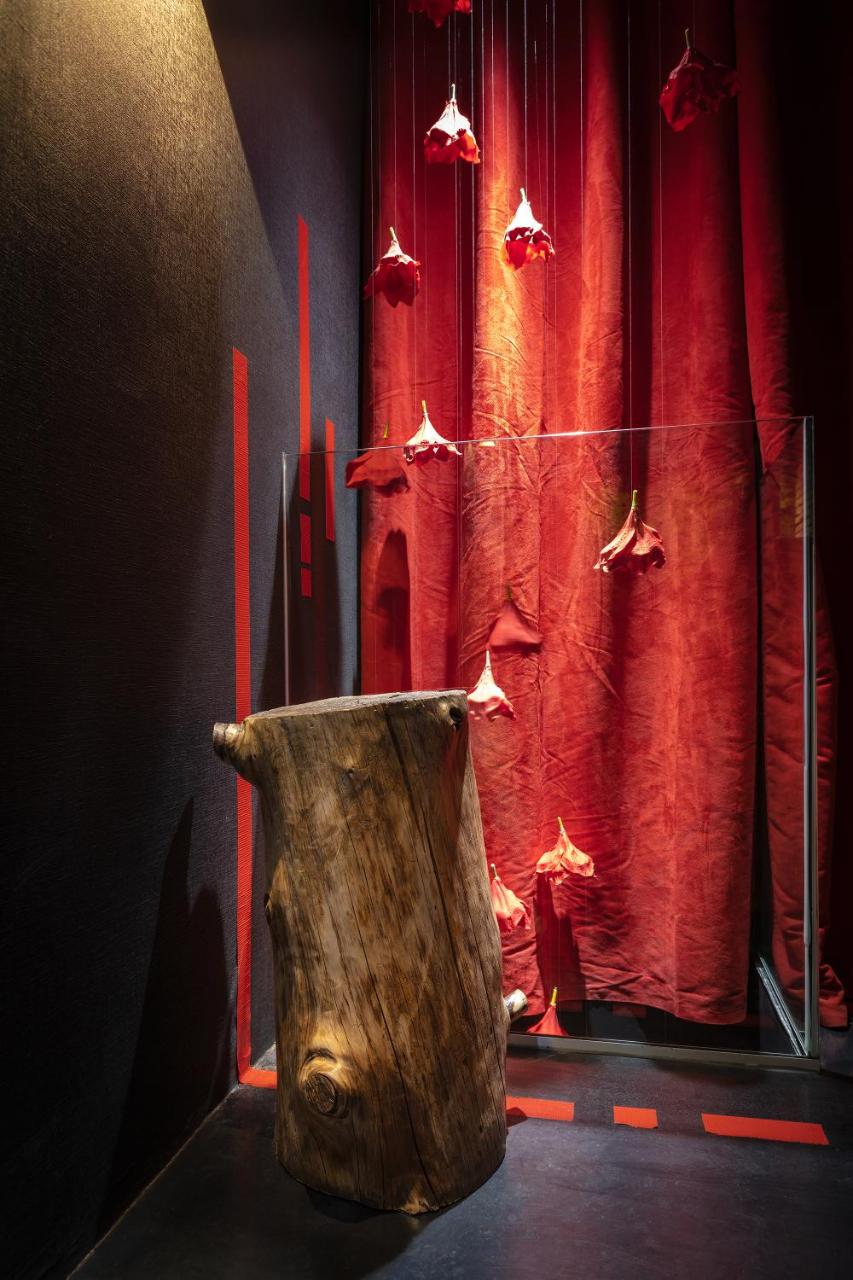 The Black Boutique -- Turistea Suites photo 3