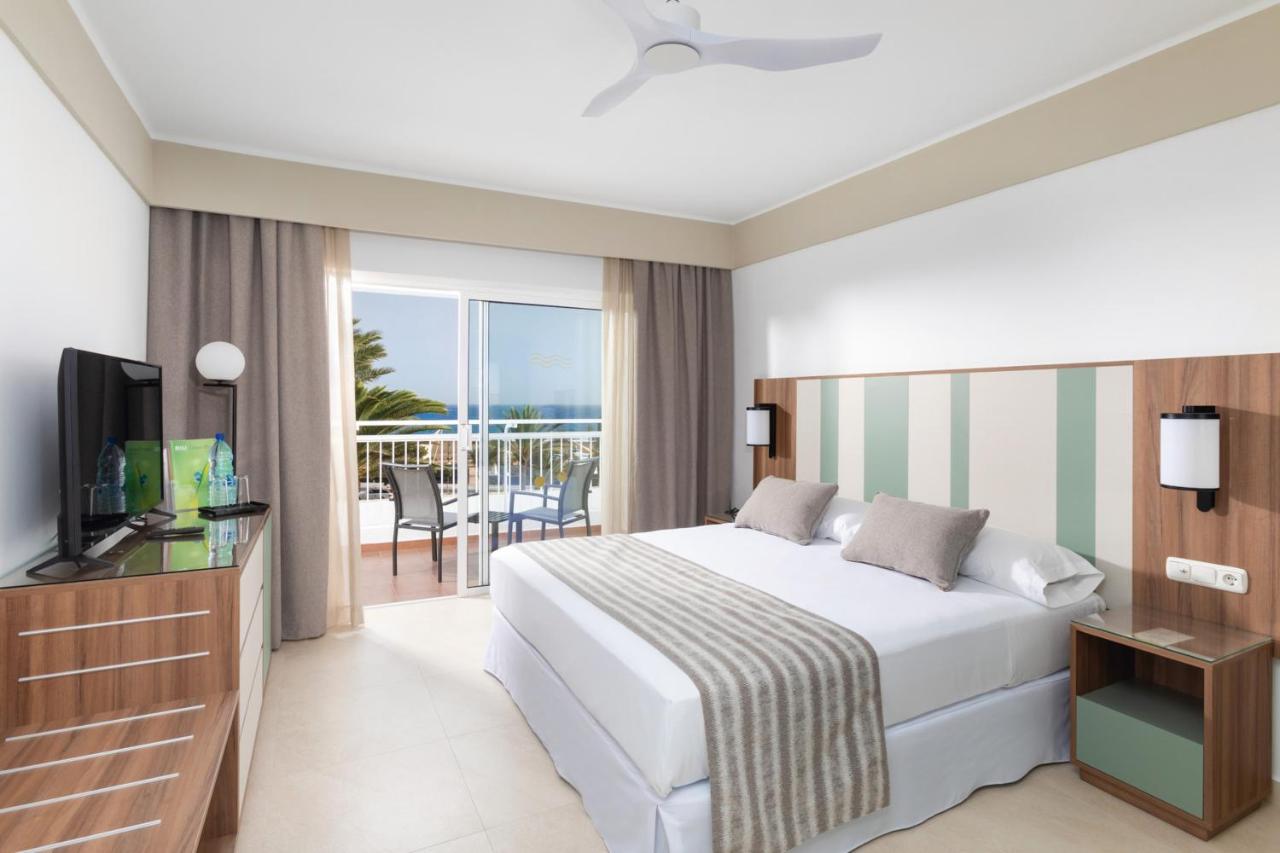 Hotel Riu Paraiso Lanzarote - All Inclusive photo 3