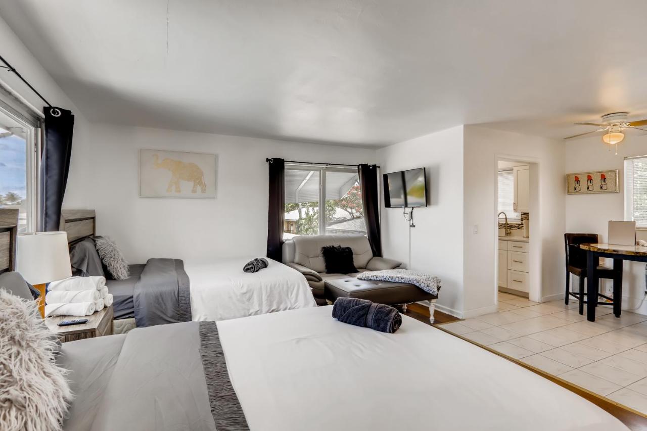 Coral Sands HUGE Studio w/ 2 Queen beds! photo 2