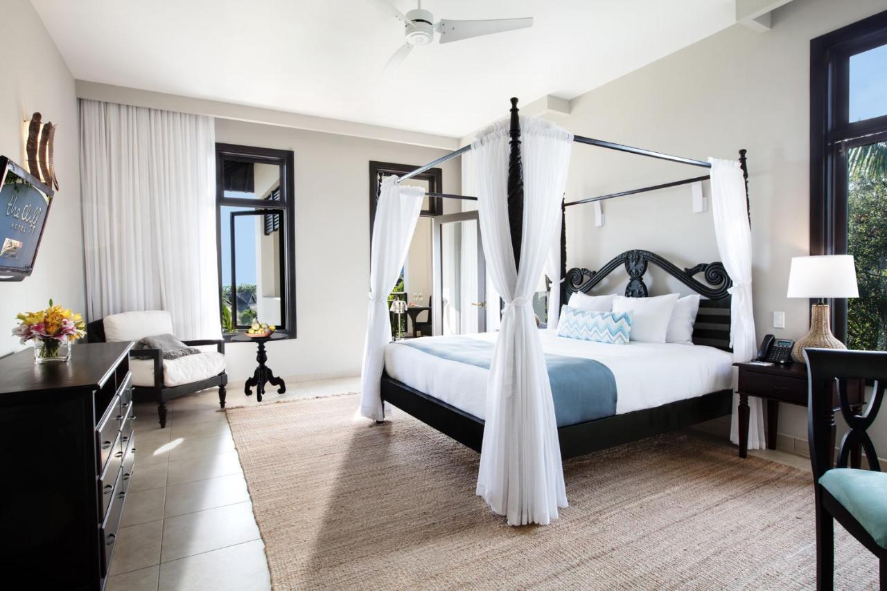 Photo - The Cliff Hotel