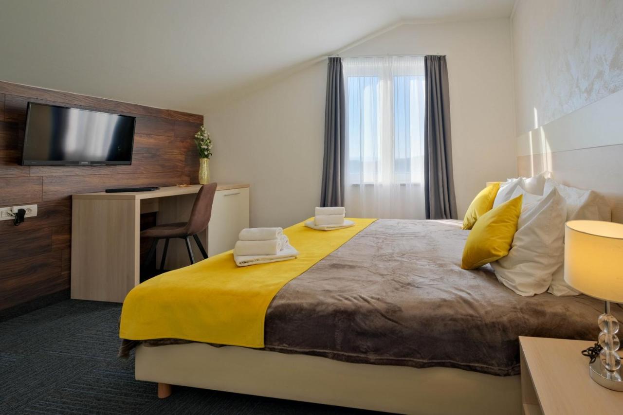 Hotel Bor photo 3