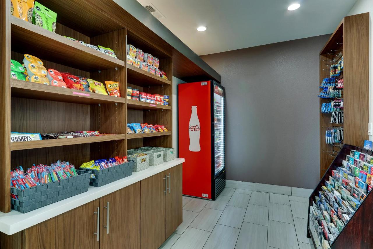Holiday Inn Express & Suites Lake Worth NW Loop 820 By IHG photo 2