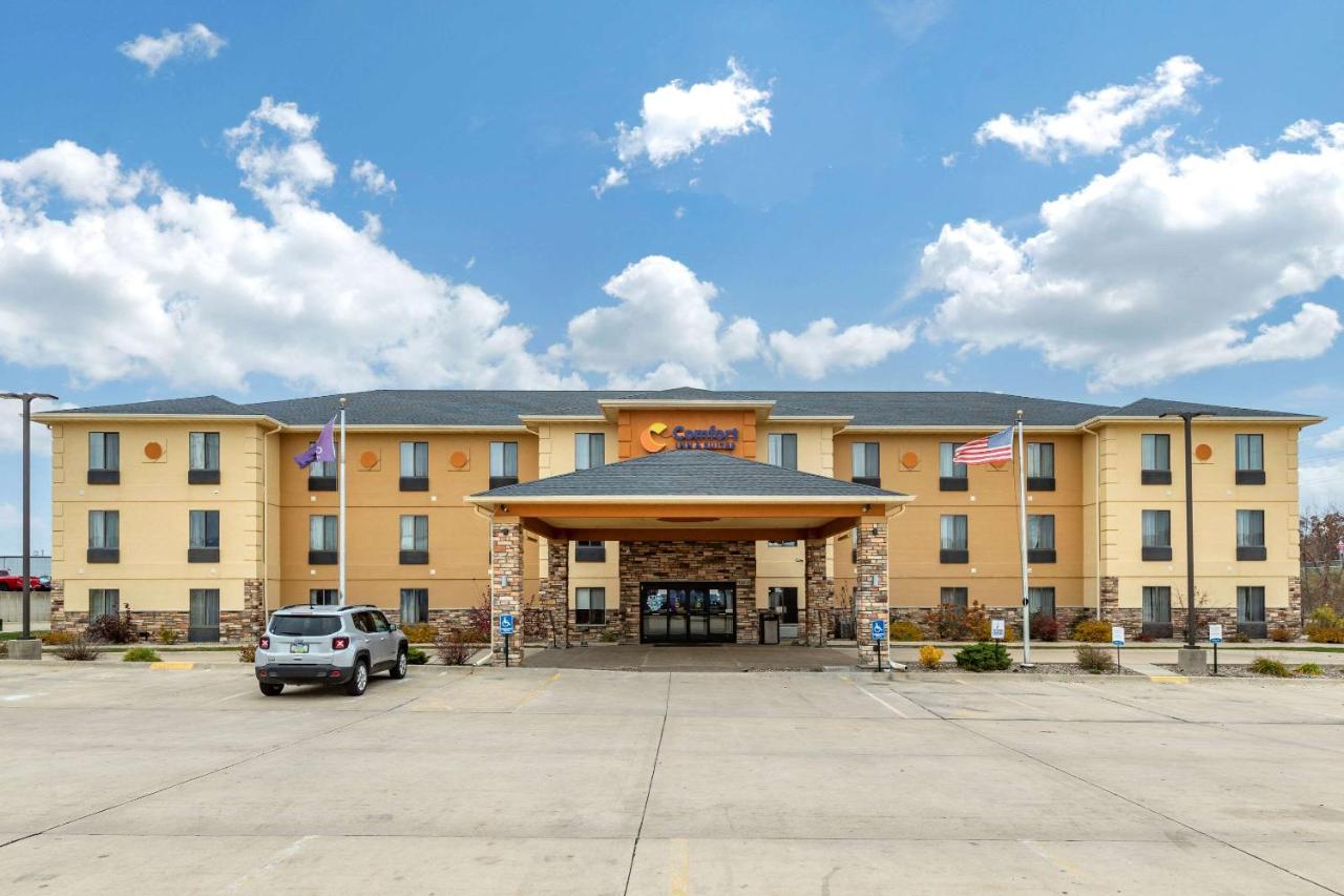 Photo - Comfort Inn & Suites Cedar Rapids North - Collins Road