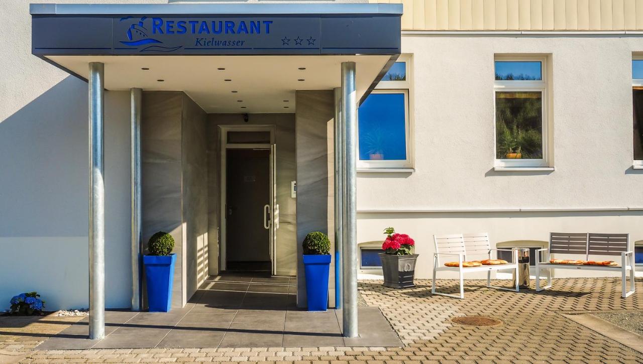 Hotel Kieler Förde & Free Parking photo 2