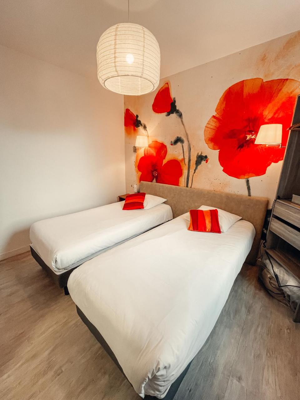 Garden Hotel Rennes Centre Gare photo 4