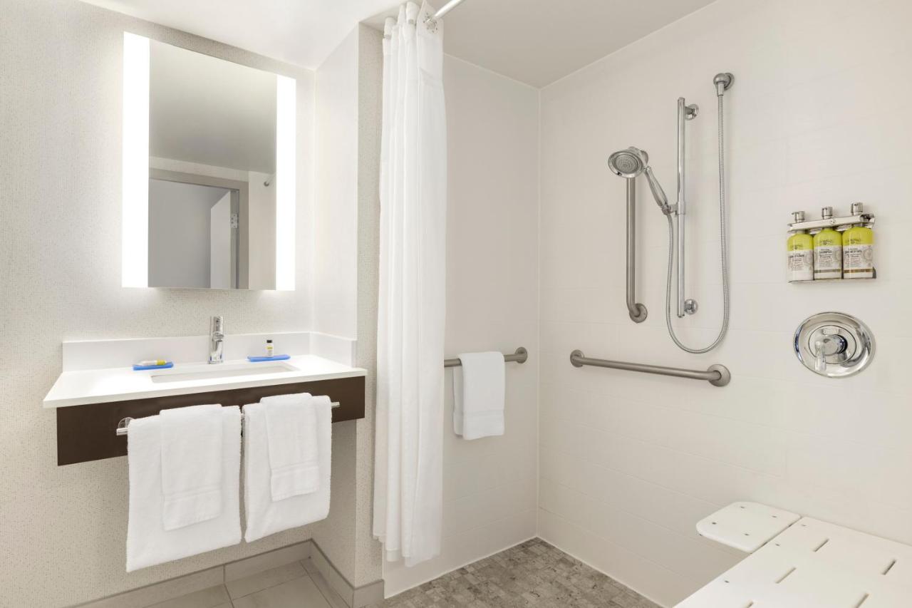 Photo - Holiday Inn Express & Suites Sarasota East by IHG