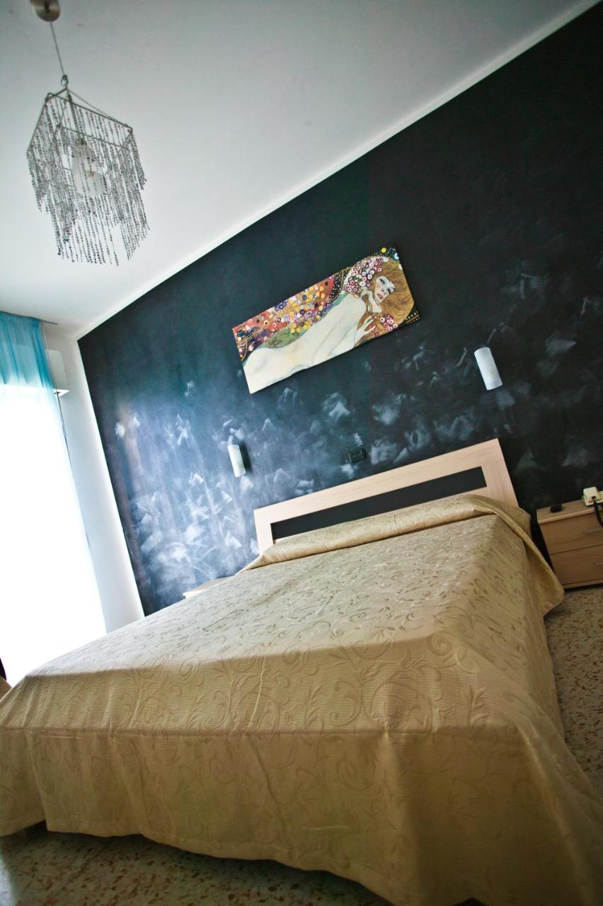 Hotel Holiday Park photo 4