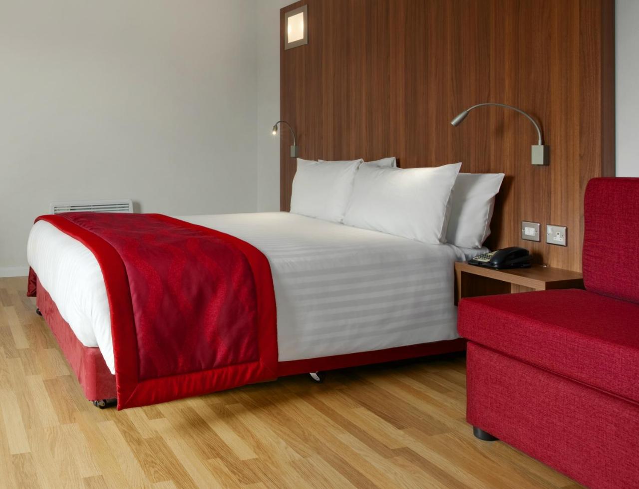 Ramada Encore by Wyndham Newcastle-Gateshead photo 4