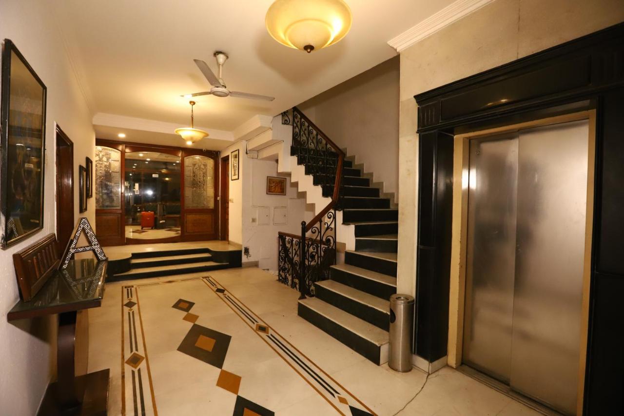 Hotel Ambica Palace AIIMS New Delhi - Couple Friendly Local ID Accepted photo 2