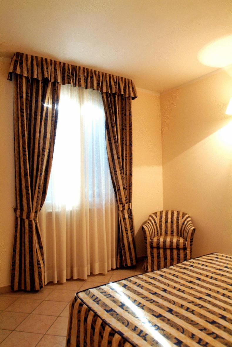 Hotel La Maddalena photo 4