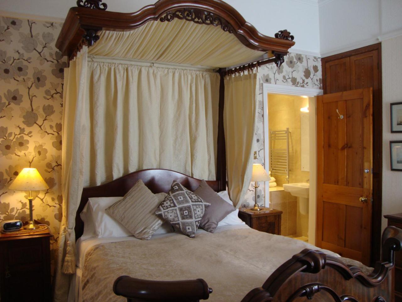 Ascot House - 5