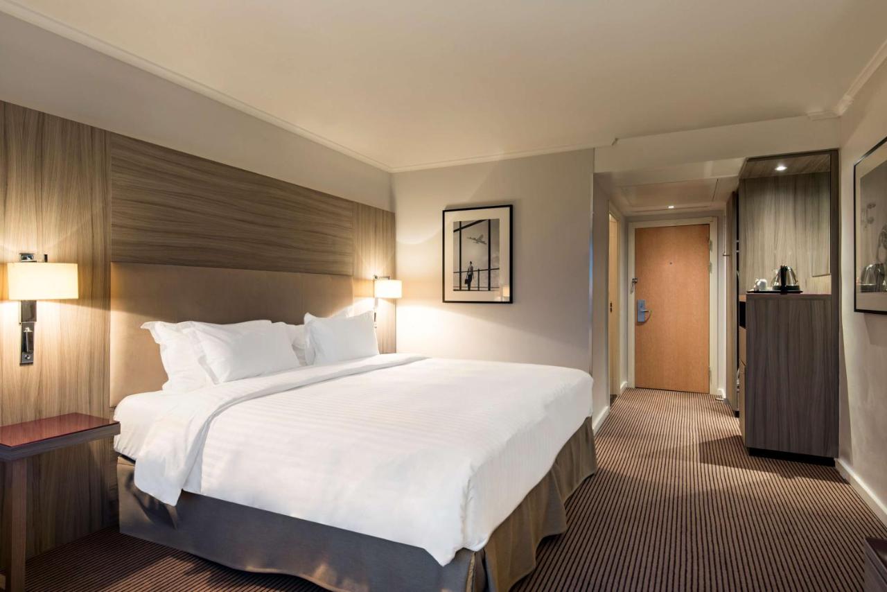 Radisson Blu Manchester Airport - 4