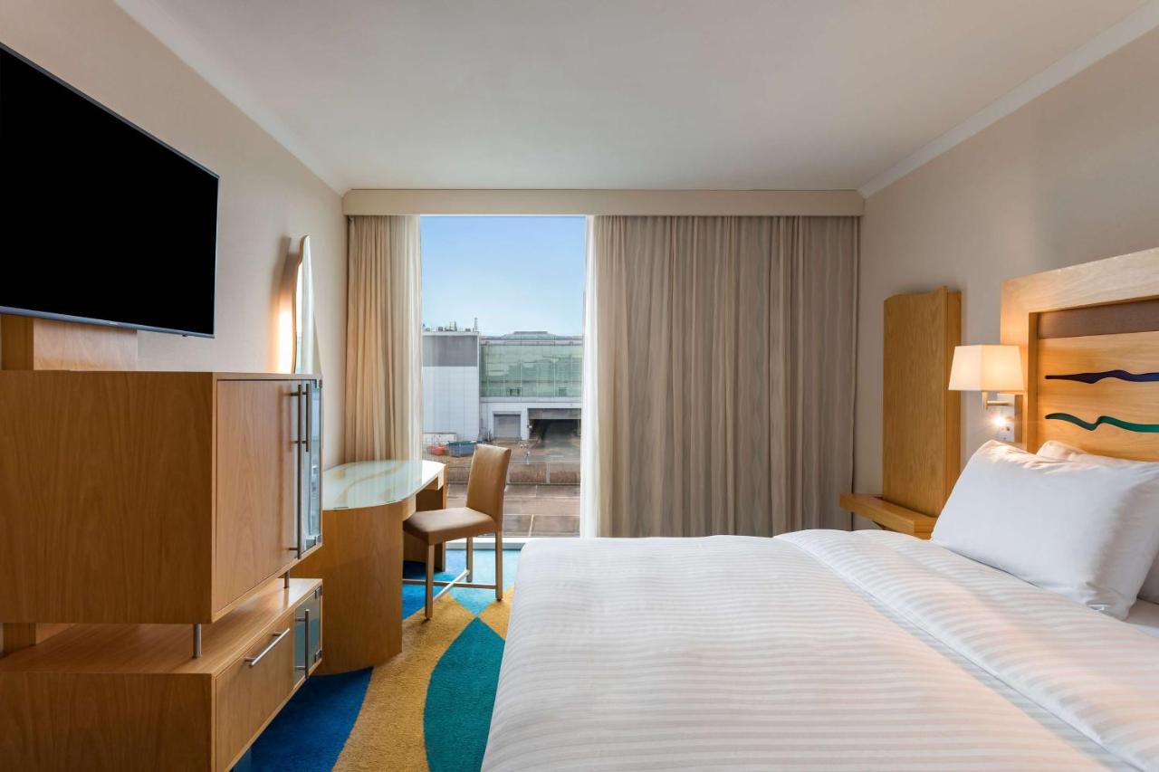Radisson Blu Hotel London Stansted Airport - 4