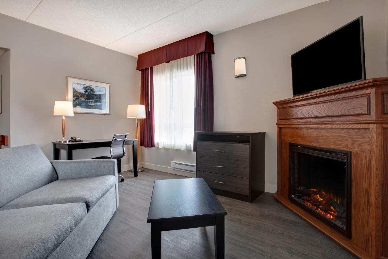 Days Inn & Suites by Wyndham Collingwood photo 4