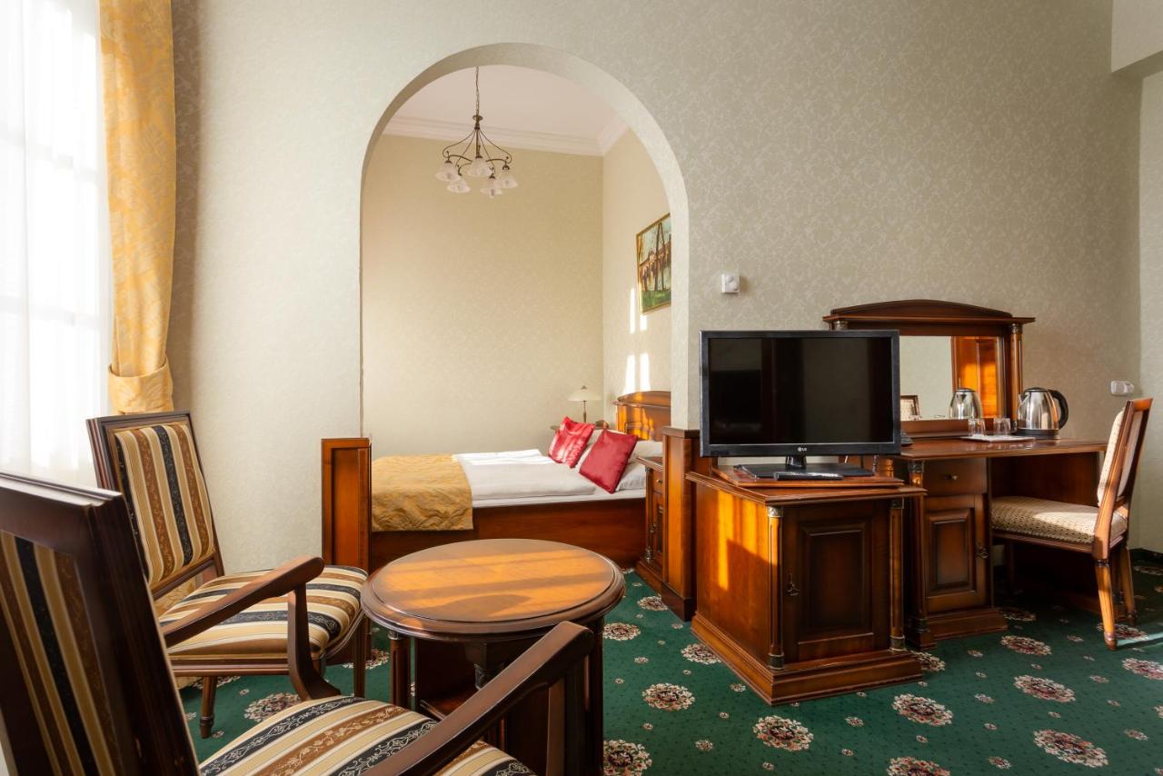 Hotel Eger & Park photo 3