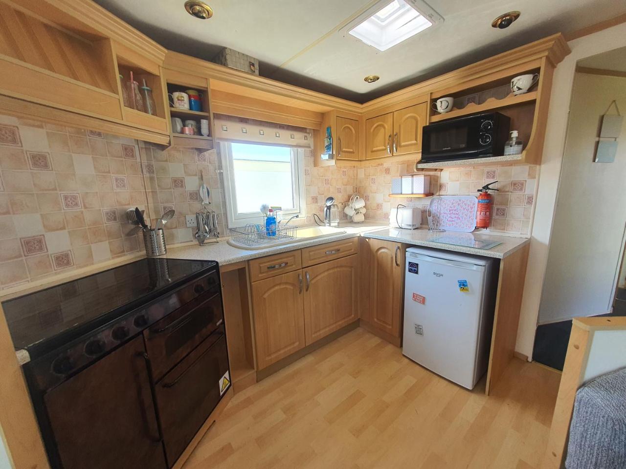 The Topaz Caravan HF12 - 5