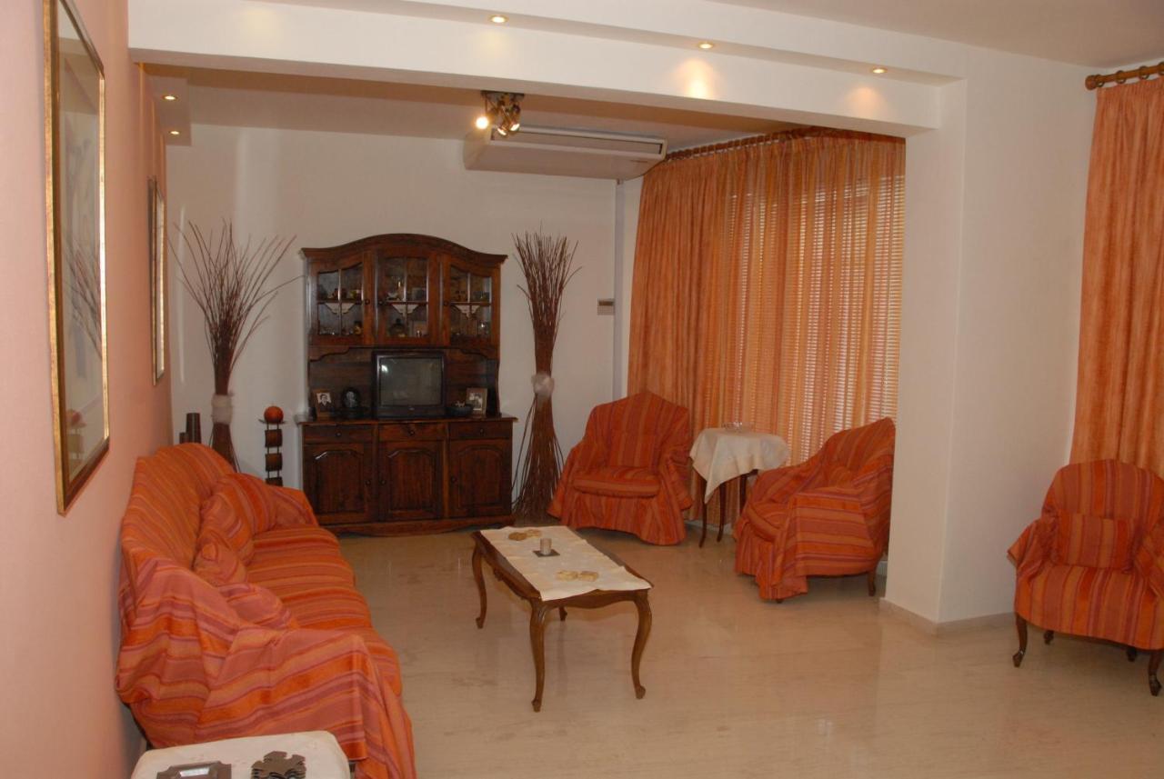 Tzovanna Studios - 3
