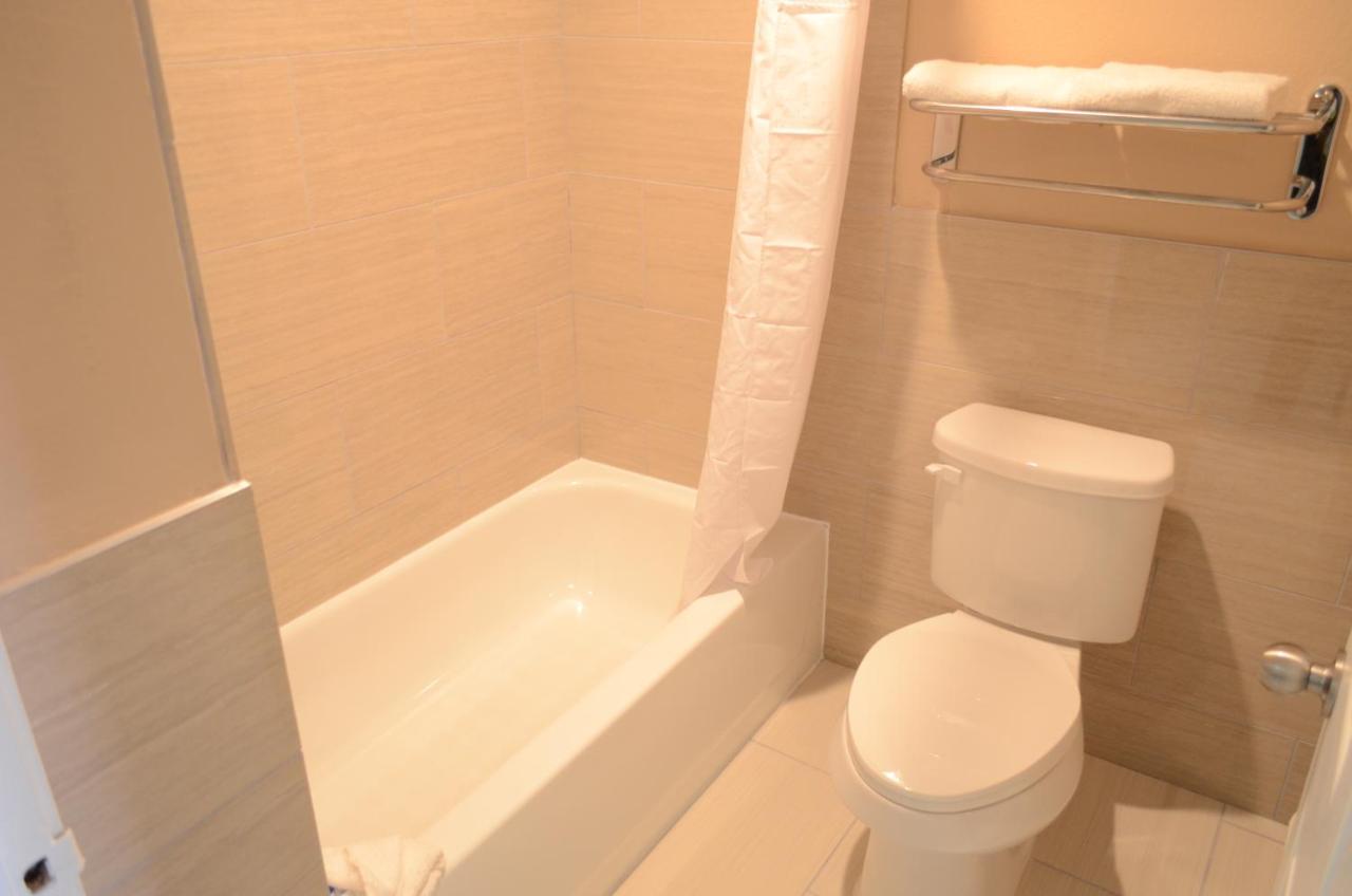 Regency Inn Humble IAH - Intercontinental photo 3