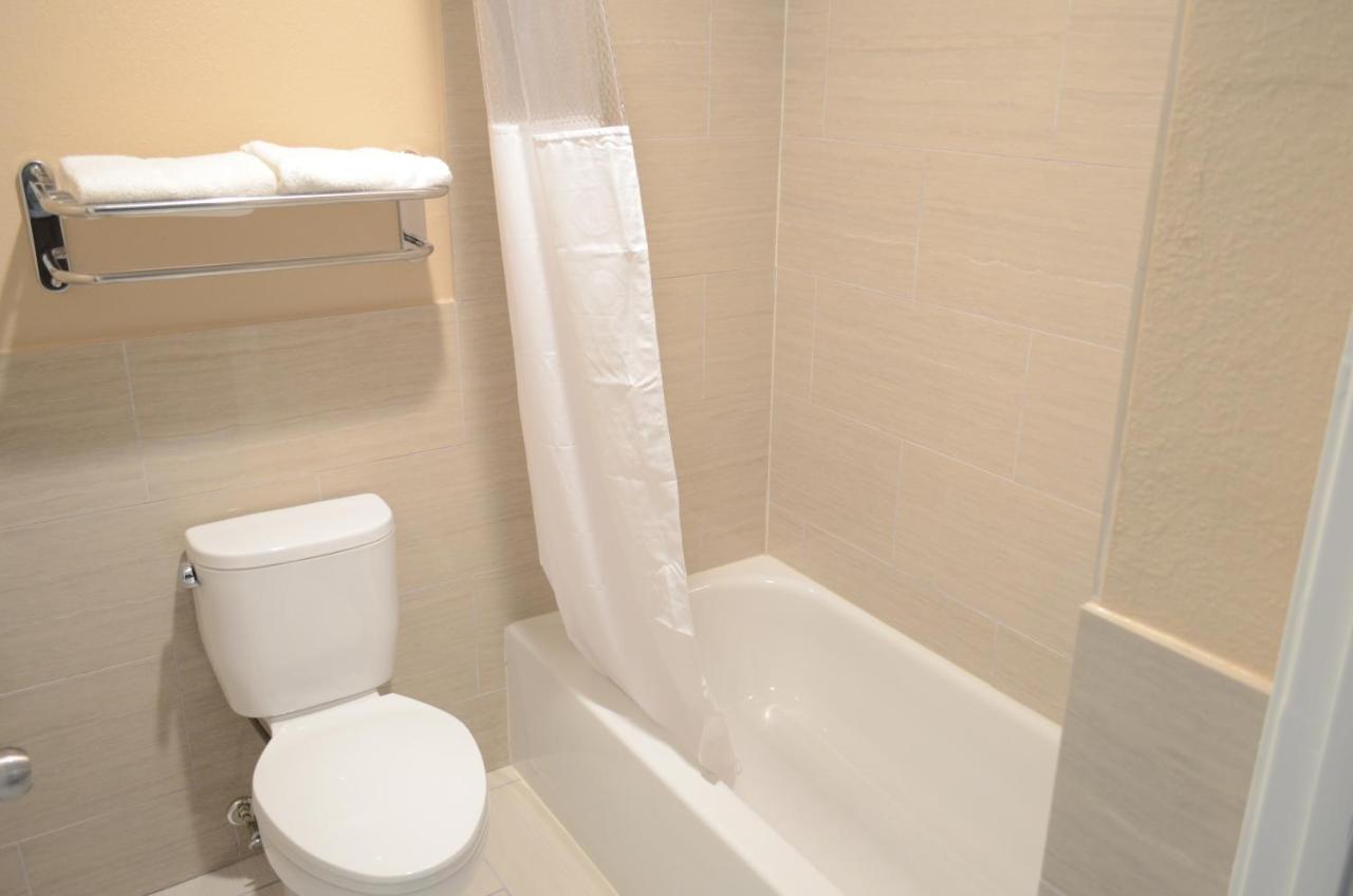Regency Inn Humble IAH - Intercontinental photo 2