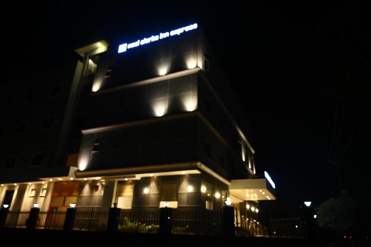Neel Clarks Inn Express photo 3