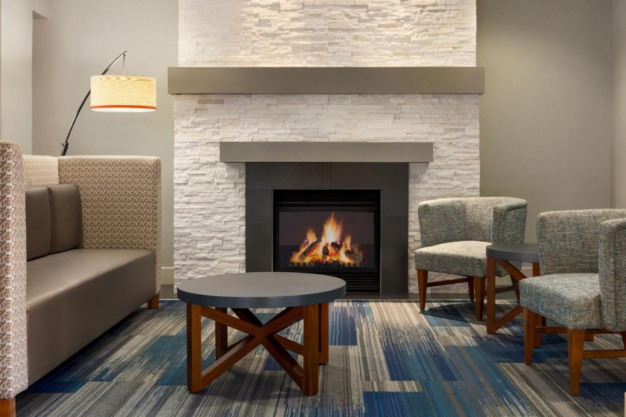 Photo - Holiday Inn Express & Suites Philadelphia  Mt. Laurel