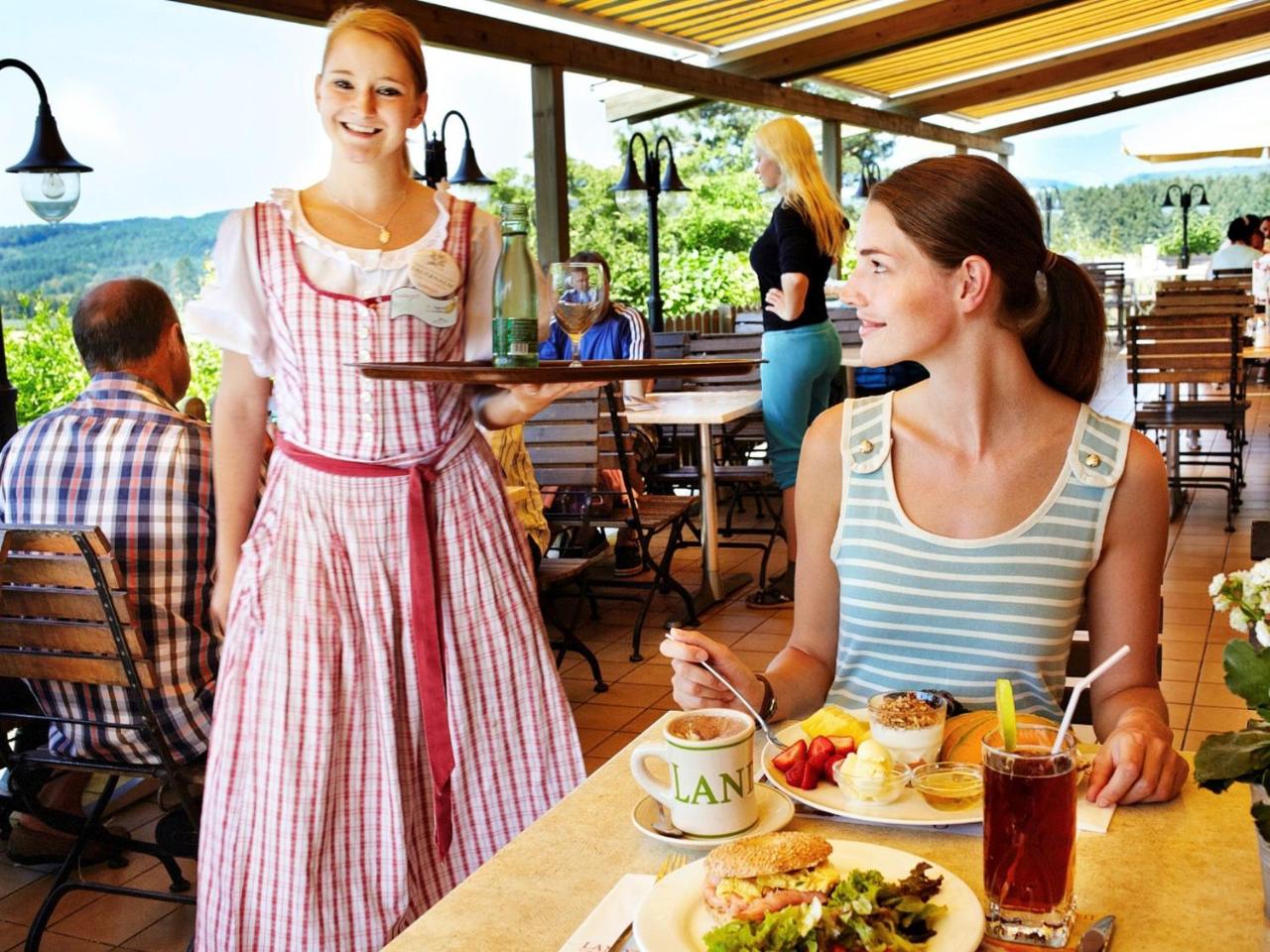 Landzeit Autobahnrestaurant & Motorhotel Loipersdorf photo 3