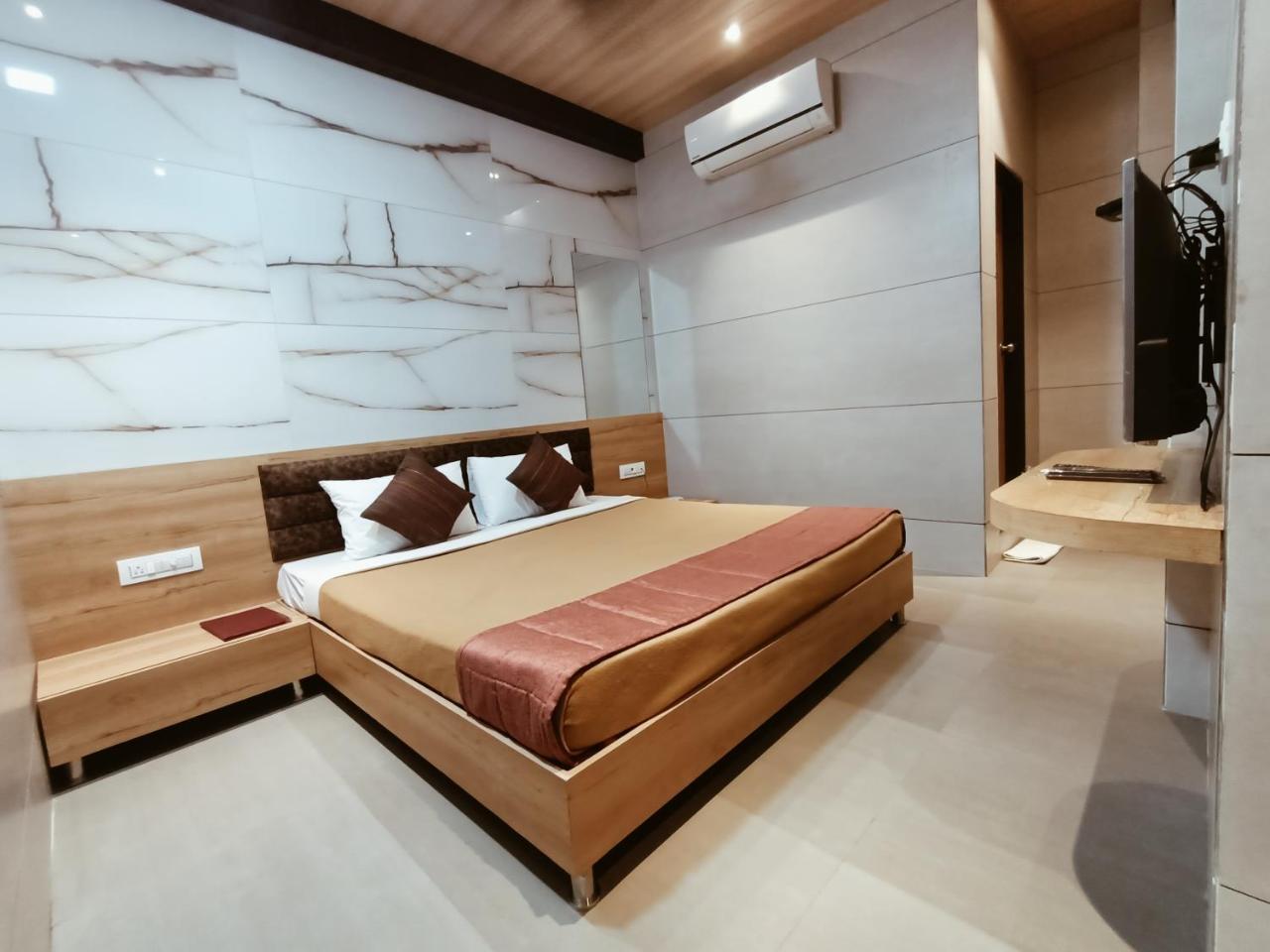 Photo - Hotel Prasad NX