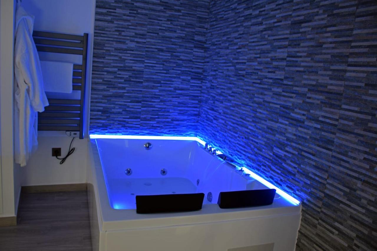 Alojamientos Lola, Suite con jacuzzi - 2