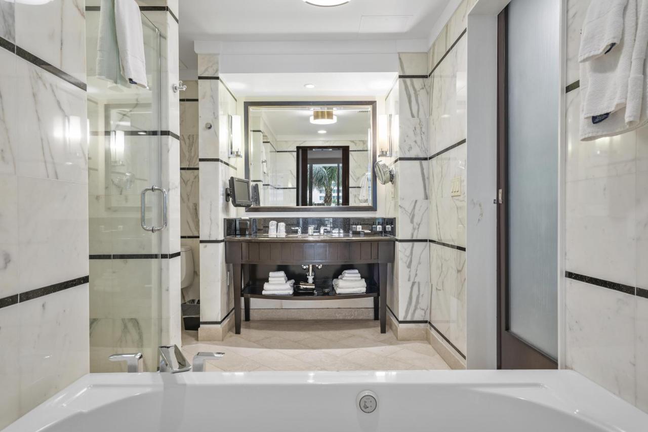 Junior Suite 2 at Sorrento Residences- Miami Beach home photo 4