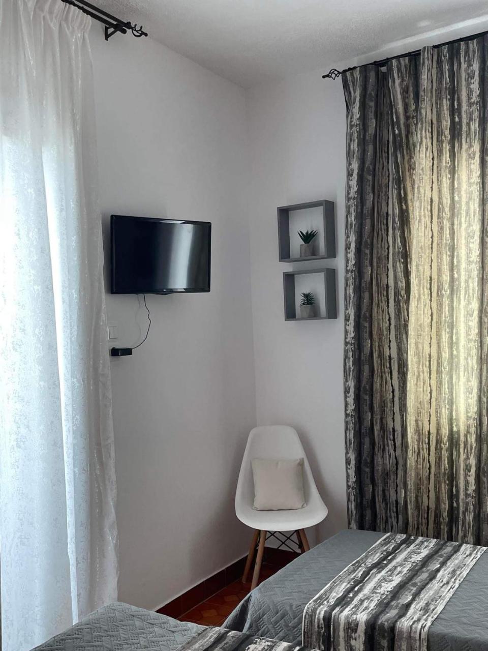 Milos Inn photo 2