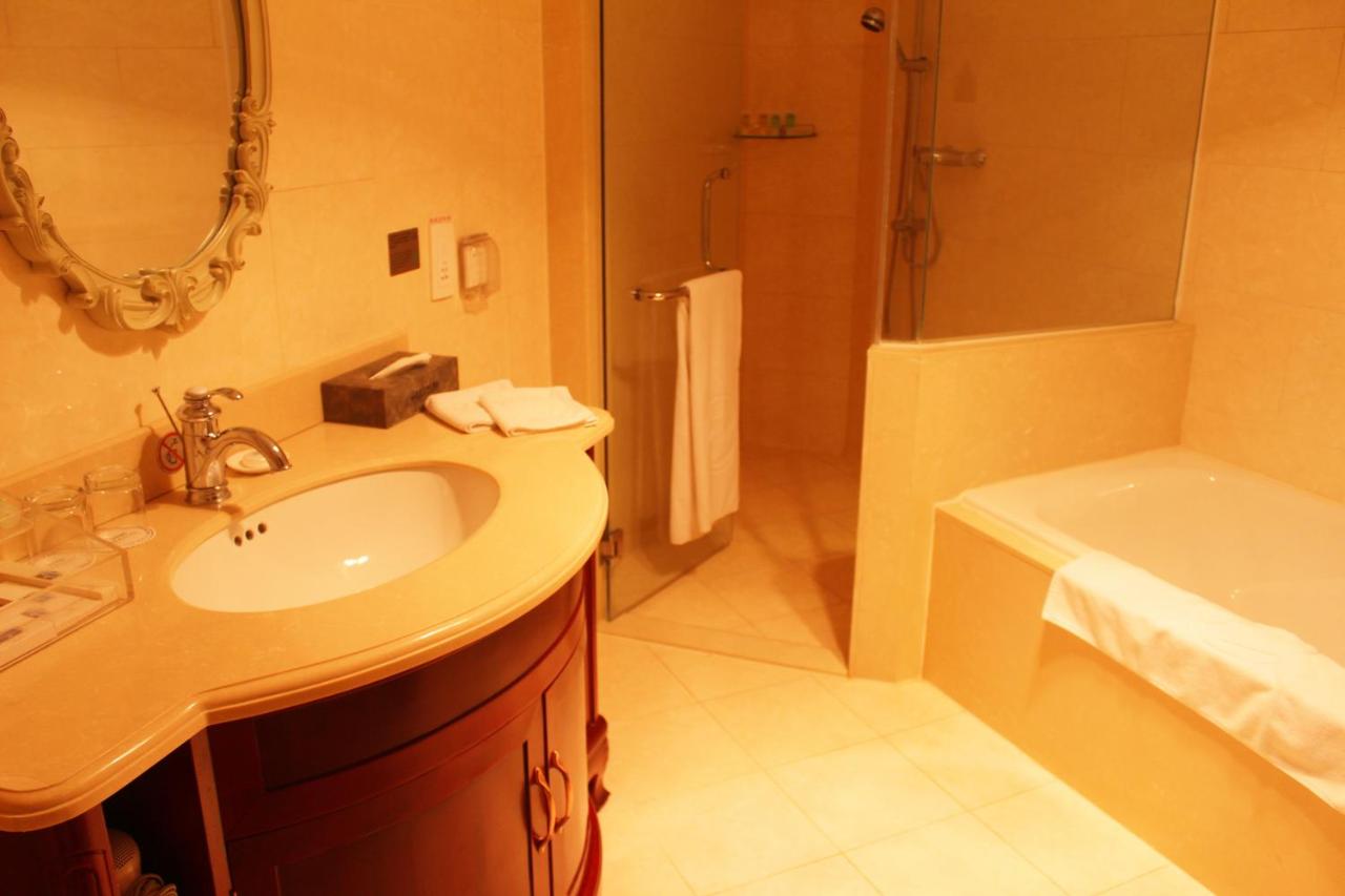 Beijing Continental Grand Hotel photo 2
