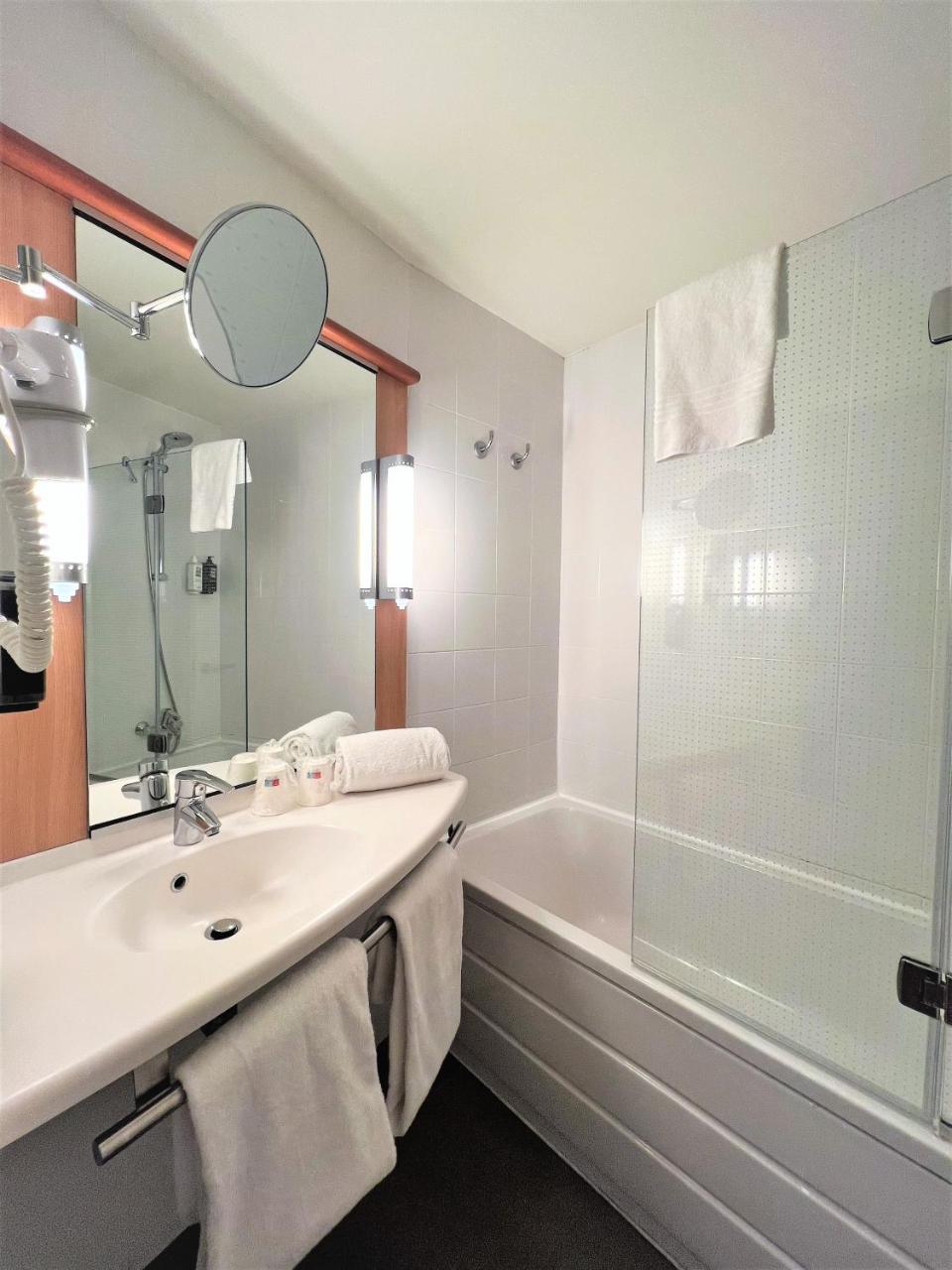 ibis Barcelona Ripollet photo 4