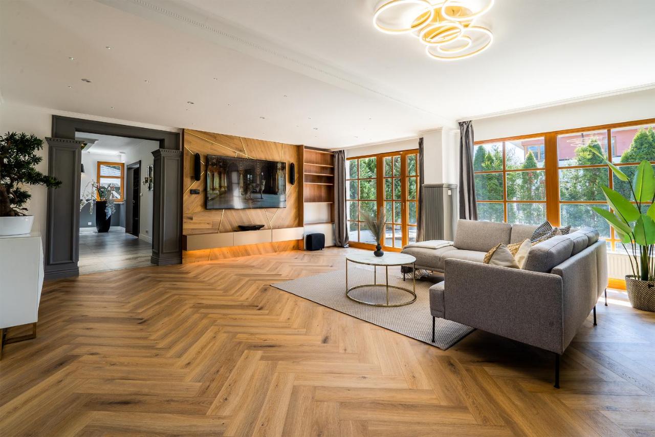 Serenity Luxusní vila s vířivkou a zahradou u Prahy - 3