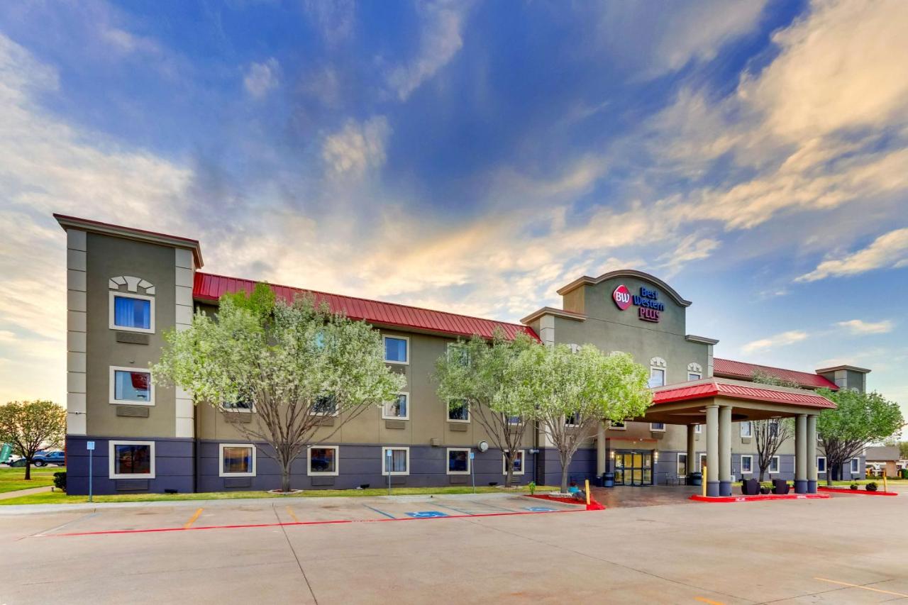 Foto - Best Western Plus University Inn & Suites