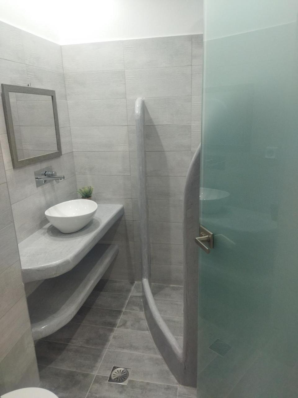 Ira Apartments - 4